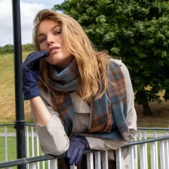 Women’s Touchscreen Velour-Lined Faux Suede Gloves With Dogtooth Print 5 Women’s Touchscreen Velour-Lined Faux Suede Gloves With Dogtooth Print -Fashion Accessories Shop woman wearing navy houndstooth gloves